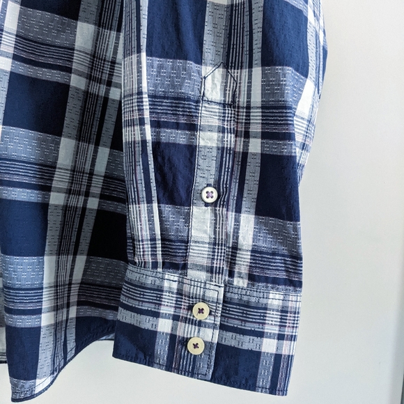 HP🎊🎉Tommy Bahama button down shirt - Picture 7 of 16